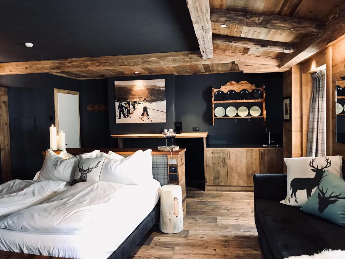 John Luxury Suites 福尔加里亚 外观 照片